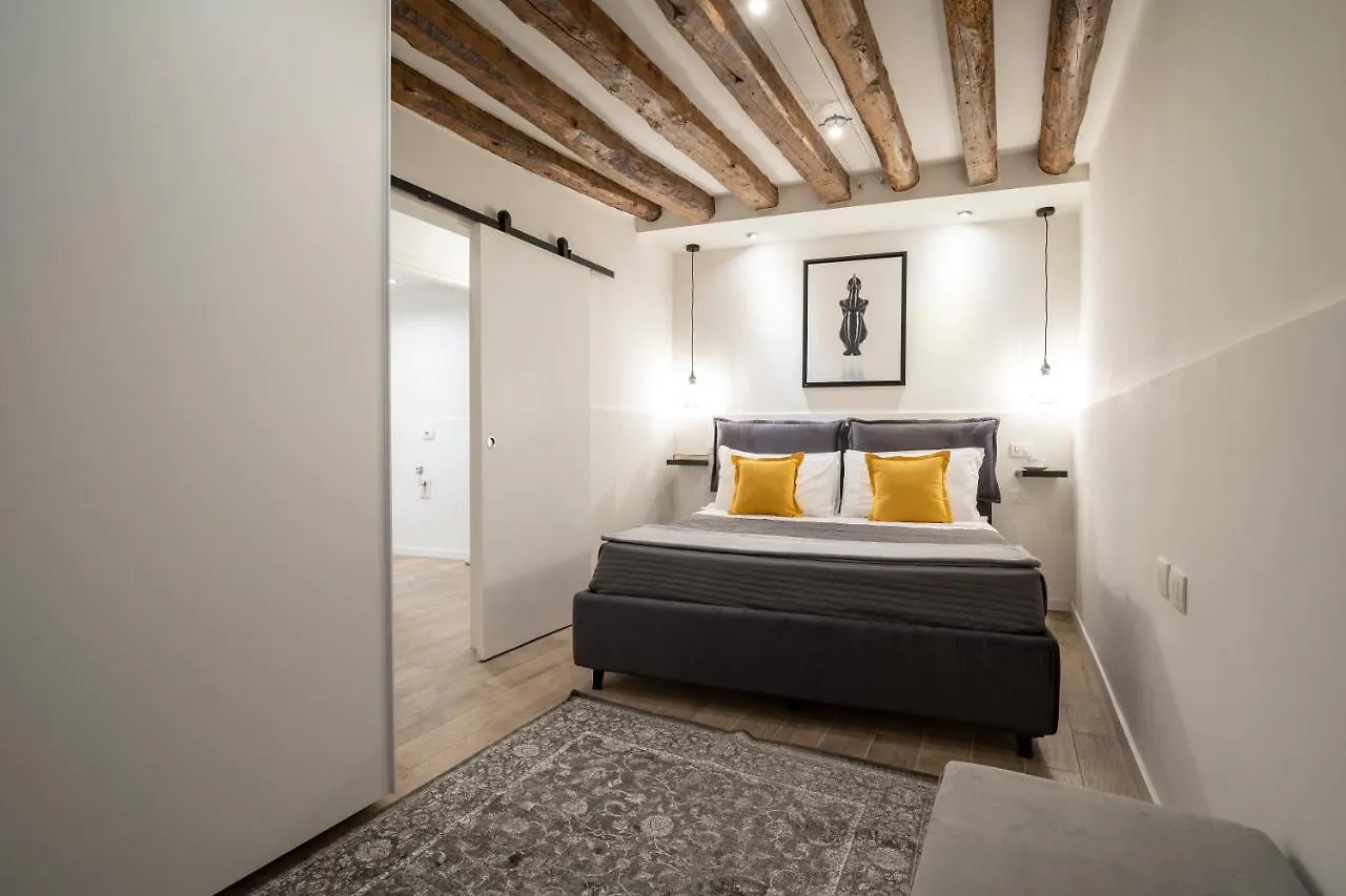 San Marco Pied-A-Terre - Accademia By Wonderful Italy Apartment Venice