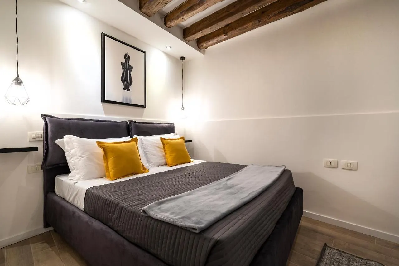 San Marco Pied-A-Terre - Accademia By Wonderful Italy Apartment Venice