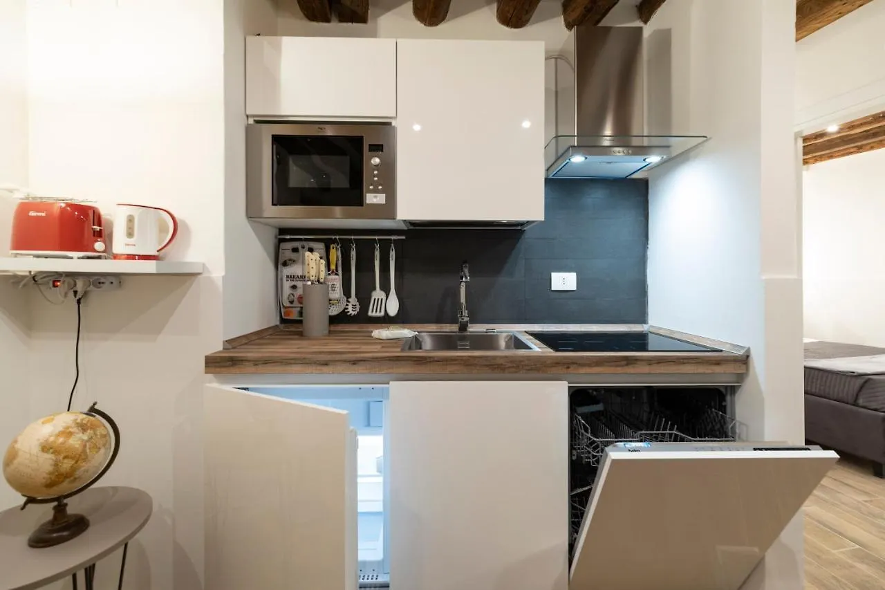 San Marco Pied-A-Terre - Accademia By Wonderful Italy Apartment Venice